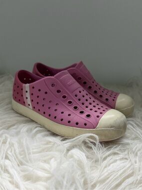 NATIVE girls shoes
